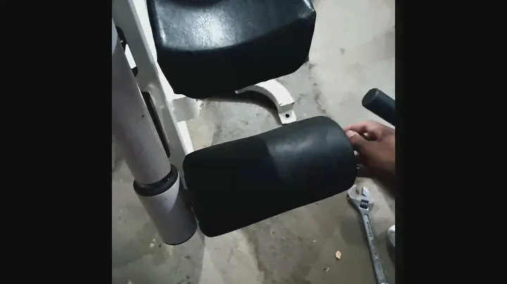 Cybex Kneeling Leg Curl (Motion Video)